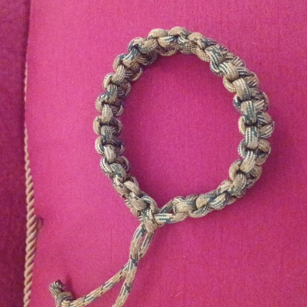 Adjustable camouflage bracelet NWOT